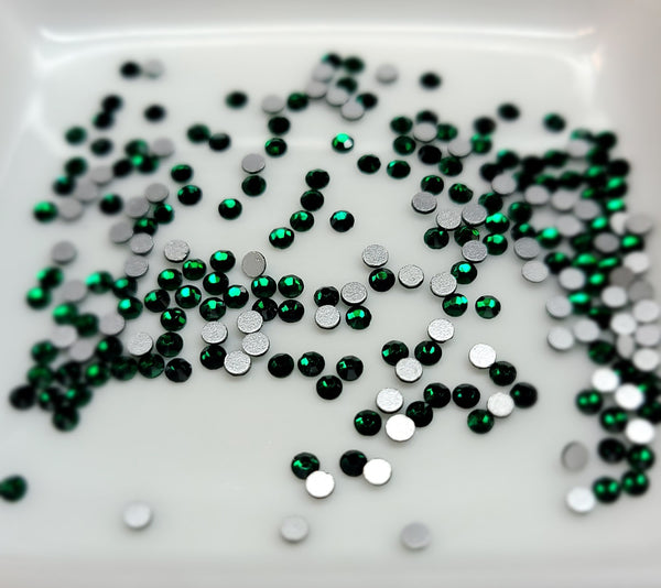 Emerald Rhinestones SS8