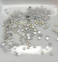 White Opal Rhinestones SS8