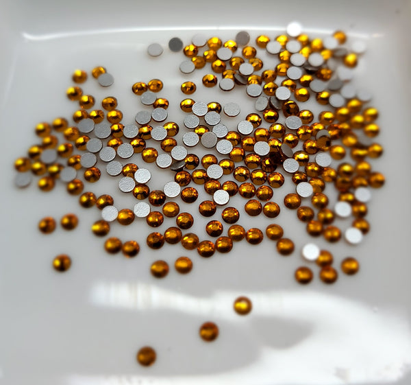 Topaz Rhinestones SS8